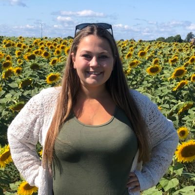 paulaa113's profile picture. Never let the fear of stiking out keep you from playing the game✨