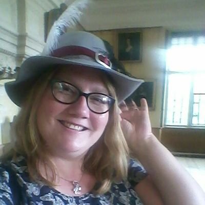 Mum of 3, PSHE Lead, History and RE teacher, sci-fi nerd, all views are my own.