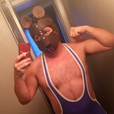 @sh8kesbeare ❤️ Brighter than a socialite in the dark. Beaw. M/32. mental illness, drug use, hoe shit ahead. Reh 🐻🐾🍆🍑.