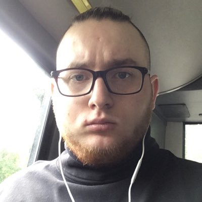 Zwolennik systemu wyborczego STV. Fan Realu Madryt i LA Lakers, lubię sporty walki. Wykształcenie - filologia polska. Amicus Plato, sed magis amica veritas