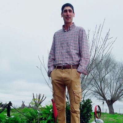 Soy Productor Rural, vivo en el campo . Soltero. Tengo una Familia hermosa sobre todo Mis 5 Sobrinos !!!!