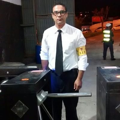 jornalista esportivo amante do futebol .