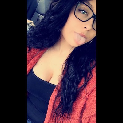 courtneym8478's profile picture. sc: ieatyourclouds                                         🌻Self Care🌻