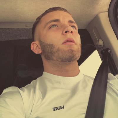 @Camfloor / Instagram - harryking.20 / Snapchat - hazageorge