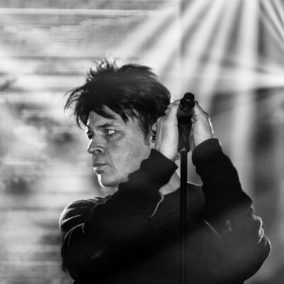 ..you have defaced my face..i bet you laughed at me you bright young things..and now i need no one..i miss you so please push no more⚫🔴


        ⚫GARY NUMAN🔴