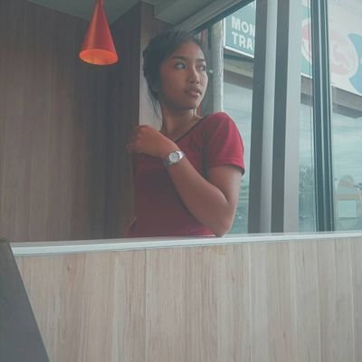 talaueirish's profile picture. USELESS