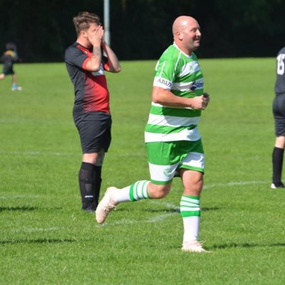 @ValeUnitedFC and @GarthVaderFC player⚽️⚽️⚽️ Festival lover. 🎪🎤🎼🍻🍻