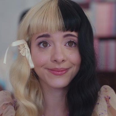 FAN ACCOUNT, SIGO DE VOLTA. Acordando, enfrentando e superando aos poucos o que o passado faz questão de lembrar.