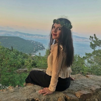 busratosnn's profile picture. psikiyatri uzman hekim • küçükken yönetmen olmak isterdi 📍istanbul