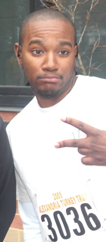 slummage's profile picture. This is the Leo parody account.