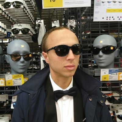 // Informatique en biodynamie/radio en FM // Voit dans les CSV/MP3/logs/XML // Débuggue/déploie/anime la release party // il/lui/he/him