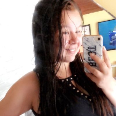 r0zzDiiam0nd14's profile picture. 