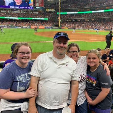 Pastor of St. Luke's Pres. Houston, husband, father, sports fan(Go Dawgs and Texans), beer lover, crawfish cooker, grilling genius, and pub grub aficionado!