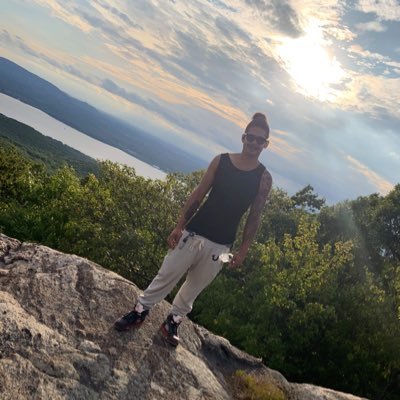 Tienthomas6's profile picture. 🌚🌚🌚🌚🌚