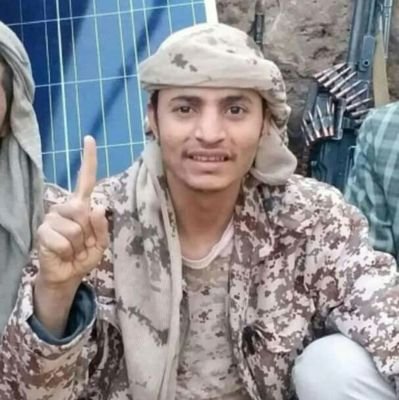 ضابط في الجيش الوطني اليمني احب وطني وافديه بروحي ودمي