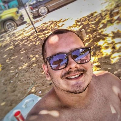 guipozzatto's profile picture. @Flamengo ❤🖤
027