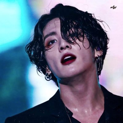 (....❤️สักคนที่จะเป็นของผม)FIFA(n.)คนที่แม่งโคตรหล่อ ทักมาคุยกับผมได้ ผมไม่กัด ฉีดยาแล้ว😏โสดอยู่นะ...อยากหาคนคุมอะ