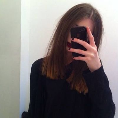 buselerdenhe's profile picture. susarmisin gülüyoruz şu anda