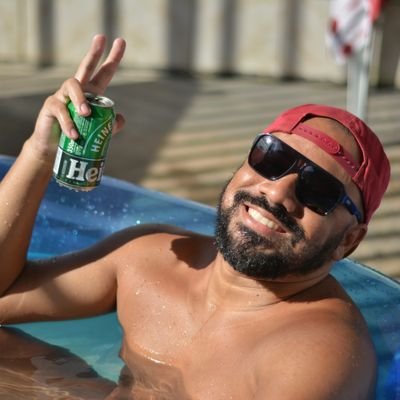 Pai do Arthur, Fotógrafo, Flamenguista e campeão de PES.