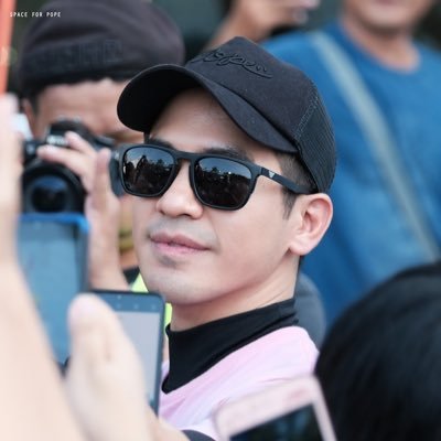 You're the reason behind my smile. Do not edit photo and remove the logo. instagram : spaceforpope