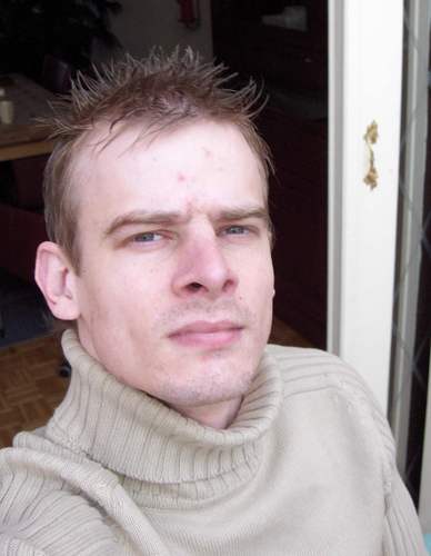 Mechanical Engineer, Rolstoel basketbal, drummer, muziek, film.. enjoying life.