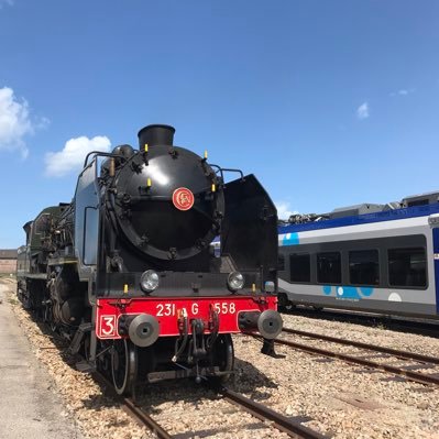 Le Pacific Vapeur Club est une Association Loi 1901, conservant et faisant rouler un authentique train à vapeur des années 1930.