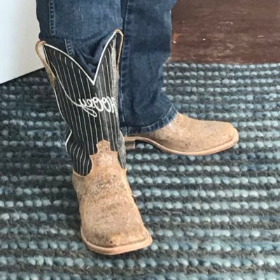 Just a bi guy who loves country boys who wear cowboy boots! 🤤🤠 Anything else just ask. #gaycowboys #cowboyboots #bicowboys