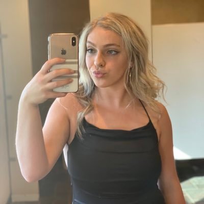 elena_leach6's profile picture. we left laughter wherever we went