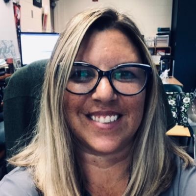 SpinaReads's profile picture. https://t.co/HLQcIfESUu