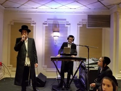 ShlomyRubenste1's profile picture. I'll sing forever!!