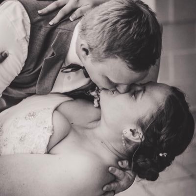 25, Married the love of my life on 5-18-19!💜💛