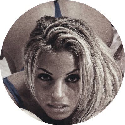 — 𝓣𝓻𝓲𝓼𝓱. [ Not @trishstratuscom! ] Profile