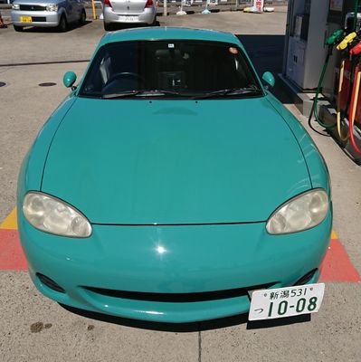 新潟で広告・出版の企画制作をしています。好物はMAZDA車全般。特にロードスター。ロードスターほくりくミーティングは毎年主催。今までNA6、NA6のSリミ、M2 1028ときて、現在はNBクーペ乗り。他にもペルソナ、レビュー、トリビュート、DYデミオ、CX-7を経てキャロル(AA)も。MRYにあるLA22は私が寄贈。