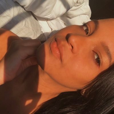 MinoshkaV's profile picture. ويسمى ملاكي ديريك