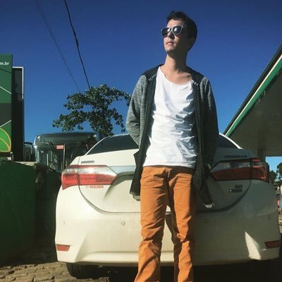 25 anos. / carioca. / caiçara / solteiro..... / quem não nasci pra servir não serve pra viver..