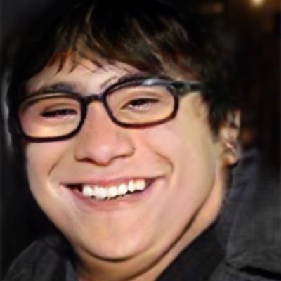 yoyoboi8's profile picture. Danny DeVitos child born at a young age