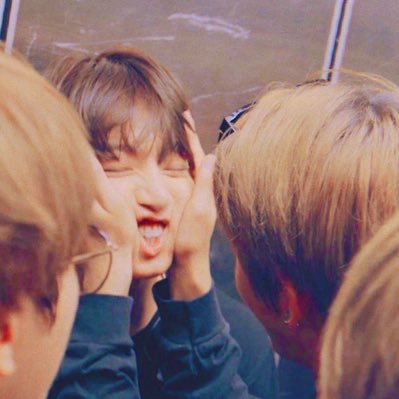 mzk9986's profile picture. 𝒿𝓊𝓃𝑔𝓀𝑜𝑜𝓀 × 𝓉𝒶𝑒𝒽𝓎𝓊𝓃𝑔