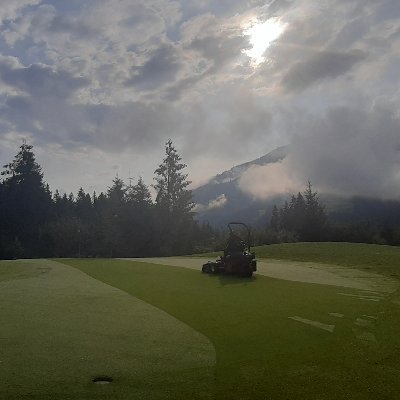 Left hand of a brilliant Golfcourse Superintendent - also on Insta (renategolf)