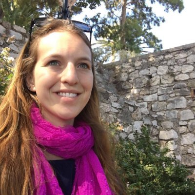 Coral cell biologist, Ph.D. candidate at @MiamiRosenstiel with @cnidimmunitylab