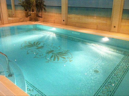 For all your swimming pool problems, ask the pool doc!