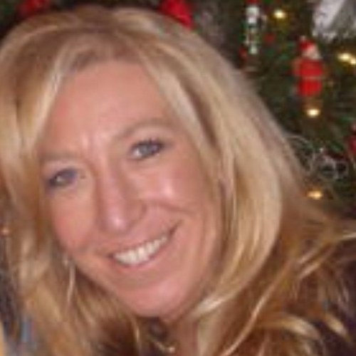 Luvthebeach6's profile picture. 