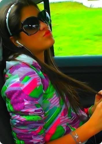 mih_stewart's profile picture. A personalidade assemelha-se a um perfume de qualidade: quem o usa é o único que o não sente