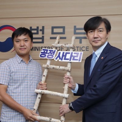 lg7dj111's profile picture. 문재인 두 번 찍어준 사람(3회아