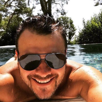 vera_bertrand's profile picture. Simple ouvert et attentionné