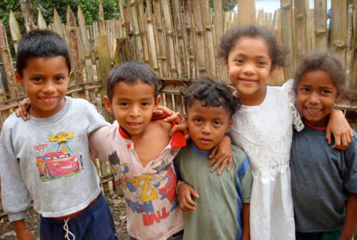Sustainable Roots is dedicated to environmental preservation and sustainable development in communities of Latin America.
