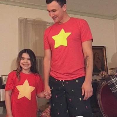 tribefive's profile picture. Alaskan living in Paris (France not Texas) he/him