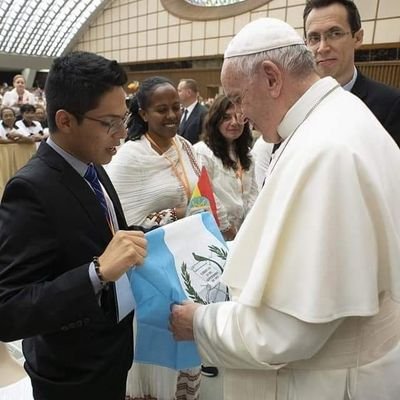 Movimiento Oficial Promotor de invitar al Papa Francisco a visitar Guatemala.

Además, proyecto de comunicación para fomentar la cultura de paz en la juventud.