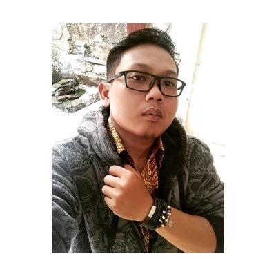 AdhyMusyandi's profile picture. eehh, berantem aja yuk! tapi jadian dulu yaa :)