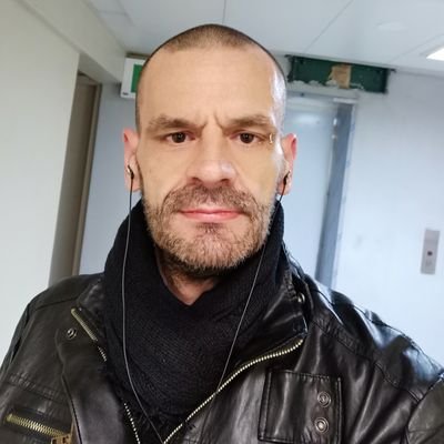 45 year old gay guy living with HIV, Bi Polar!! Love Samantha Fox, Kylie M, The Chantoozies, Animals, Animal Welfare, Nature! Greenie! Big Star Wars geek!