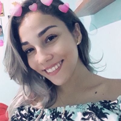 VictoriaCury22's profile picture. 🍉